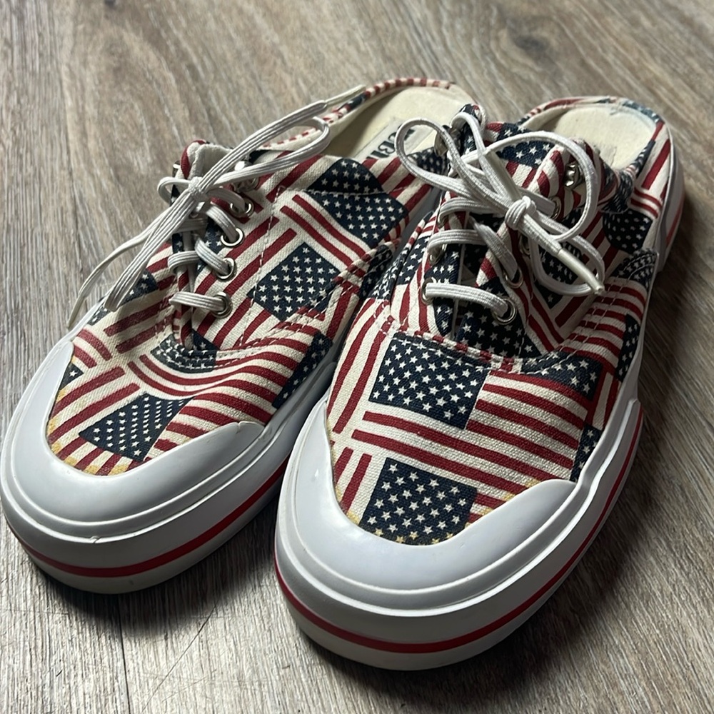Jubilee USA Flag Shoes Size 7 Medium